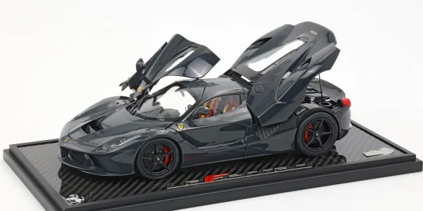 Mô hình xe Ferrari LaFerrari BBR 1:18 BBR182244ST