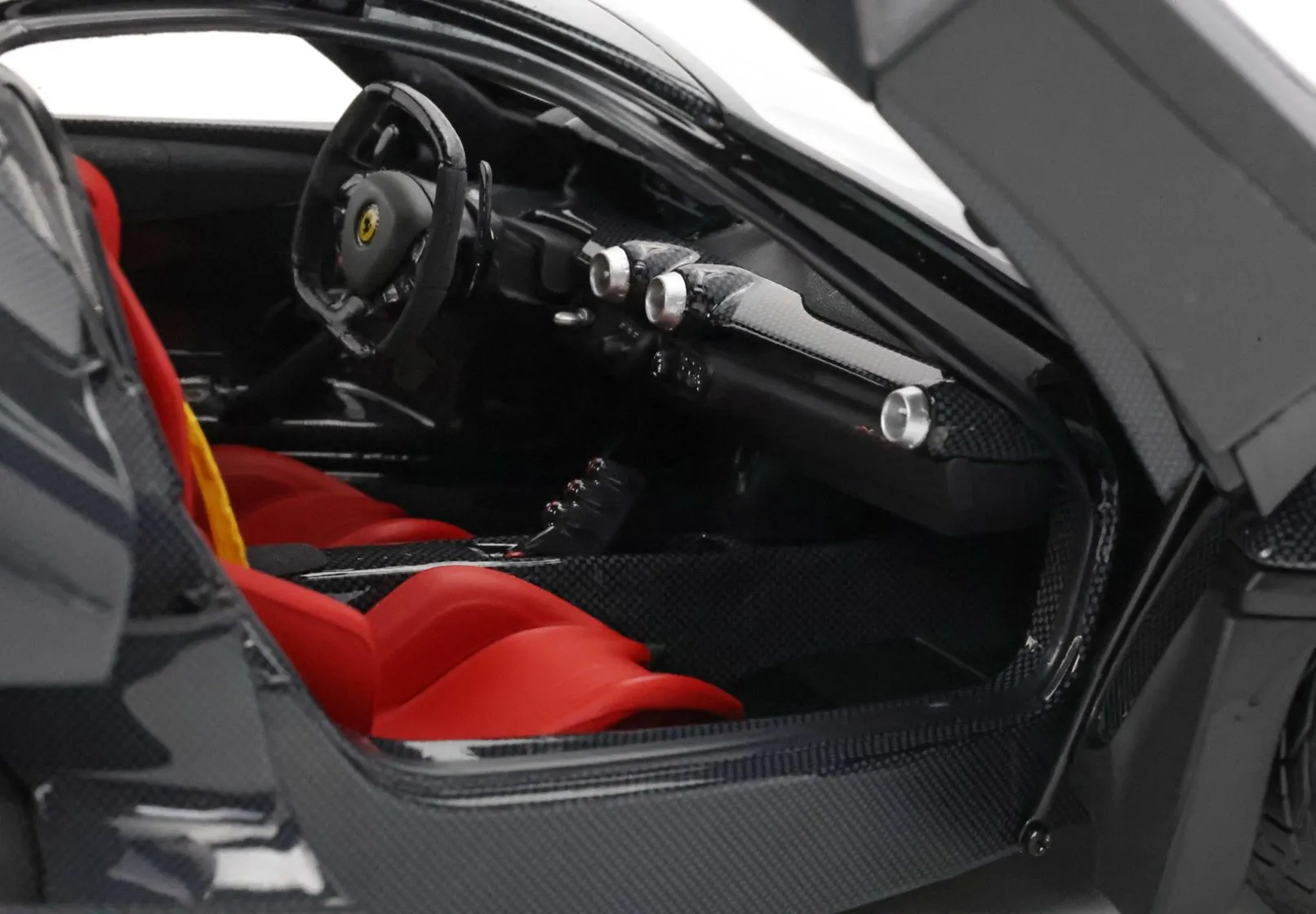 Mô hình xe Ferrari LaFerrari BBR 1:18 BBR182244ST