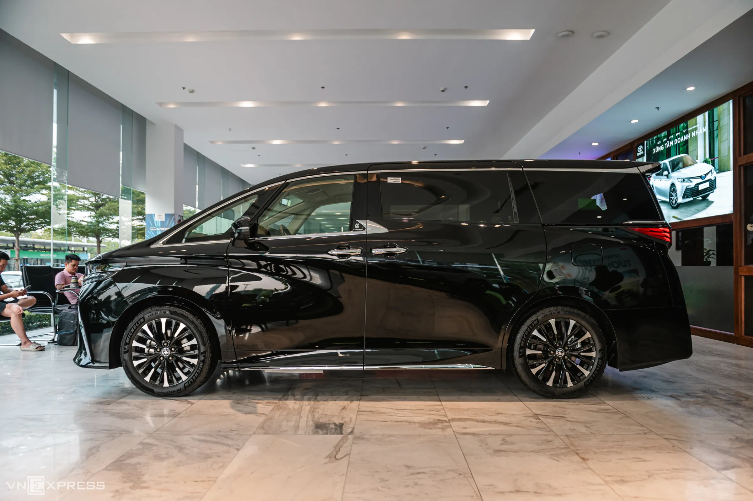 Hình ảnh xe Toyota Alphard 2024