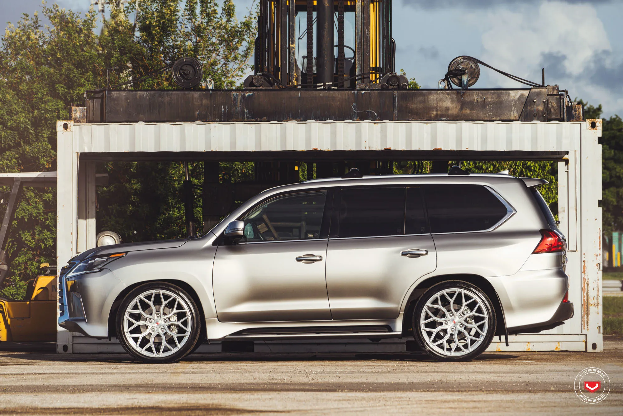 Lexus LX570 Vossen S17-01