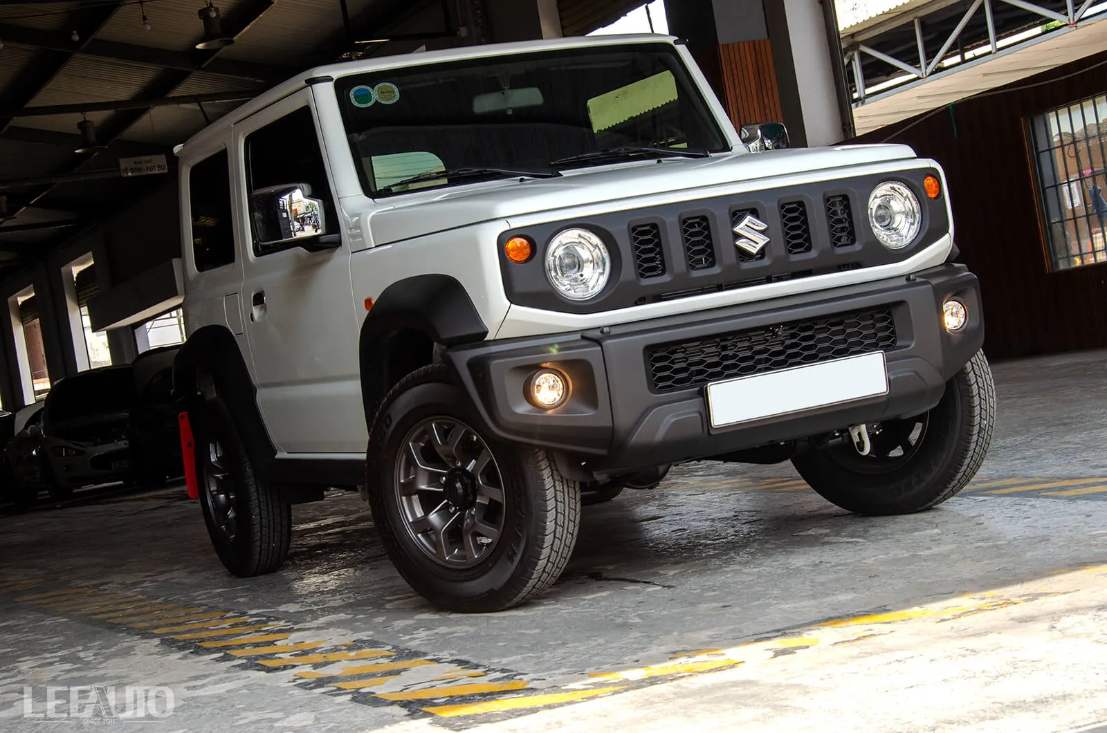 Ngoai That Suzuki Jimny Viet Nam