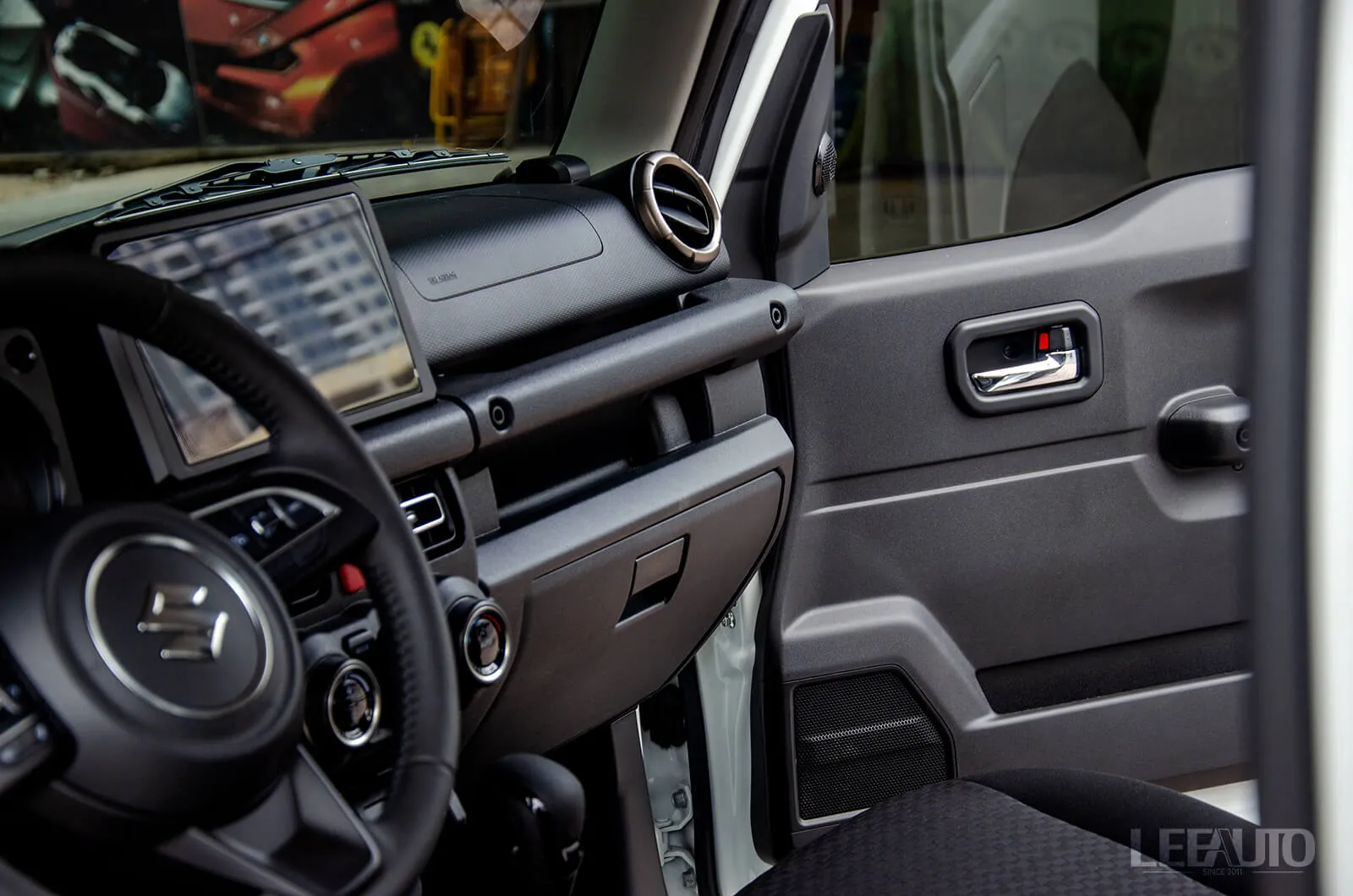 Noi That Suzuki Jimny Viet Nam