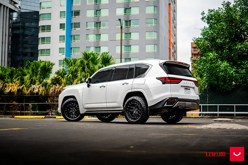 Lexus-LX600-Vossen-HFX-1