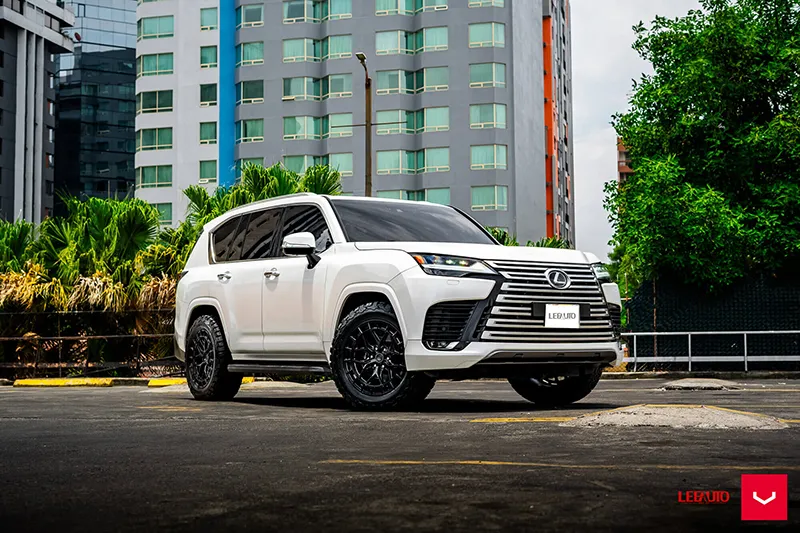 Lexus-LX600-Vossen-HFX-1