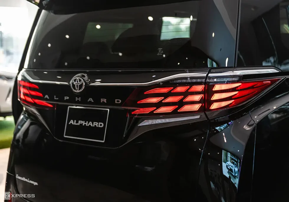 toyota alphard 2024