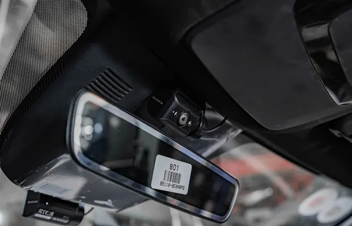 KIA CARNIVAL BlackVue DR770X BOX 3CH