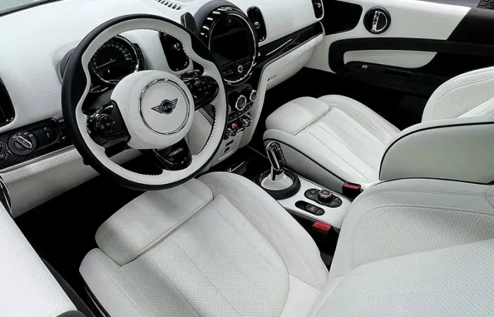 Nội thất MINI Countryman màu trắng