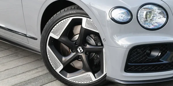 Bentley Flying Spur (2020-Present) Kahn Type 8 Forged Alloy Wheels