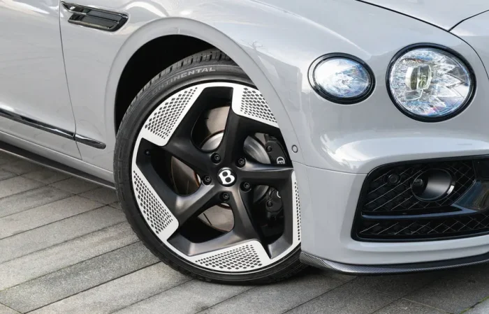 Bentley Flying Spur (2020-Present) Kahn Type 8 Forged Alloy Wheels