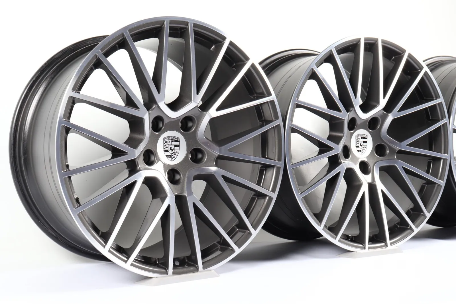 Porsche Cayenne E3 RS Spyder Design 9Y06