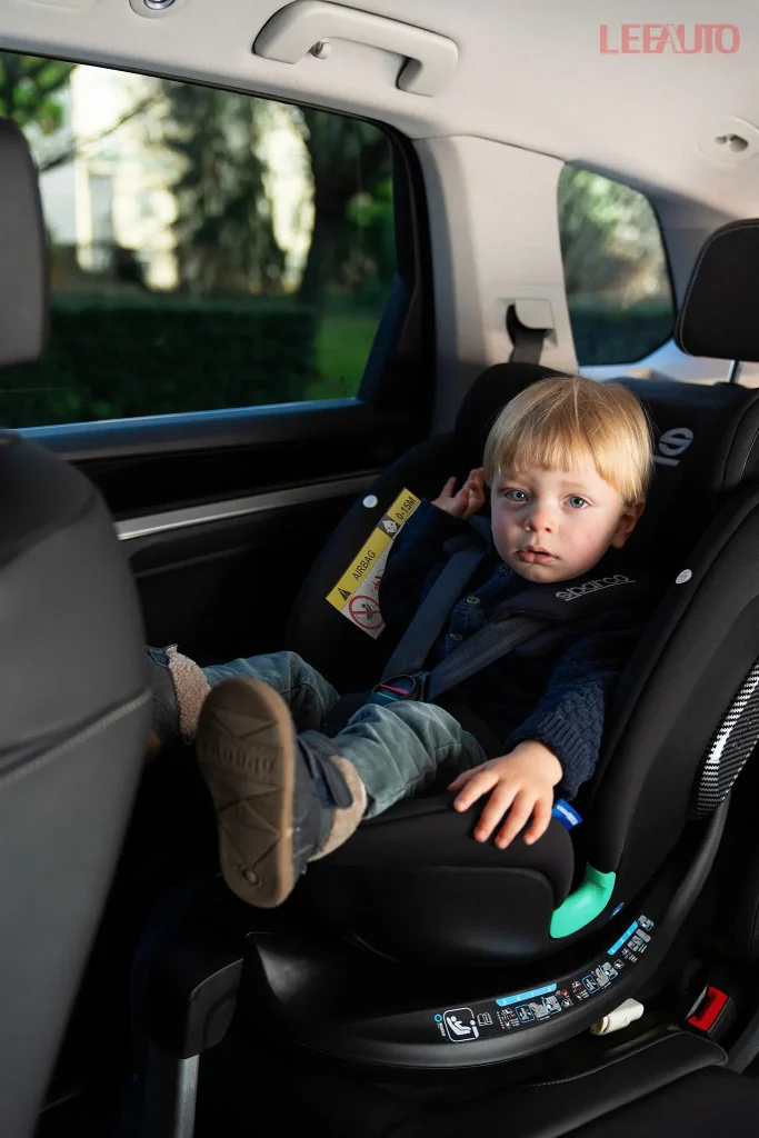 Sparco SK7000I BK:RD Ghe tre em