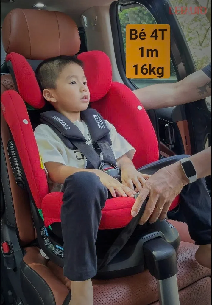 Sparco SK7000I BK:RD Ghe tre em