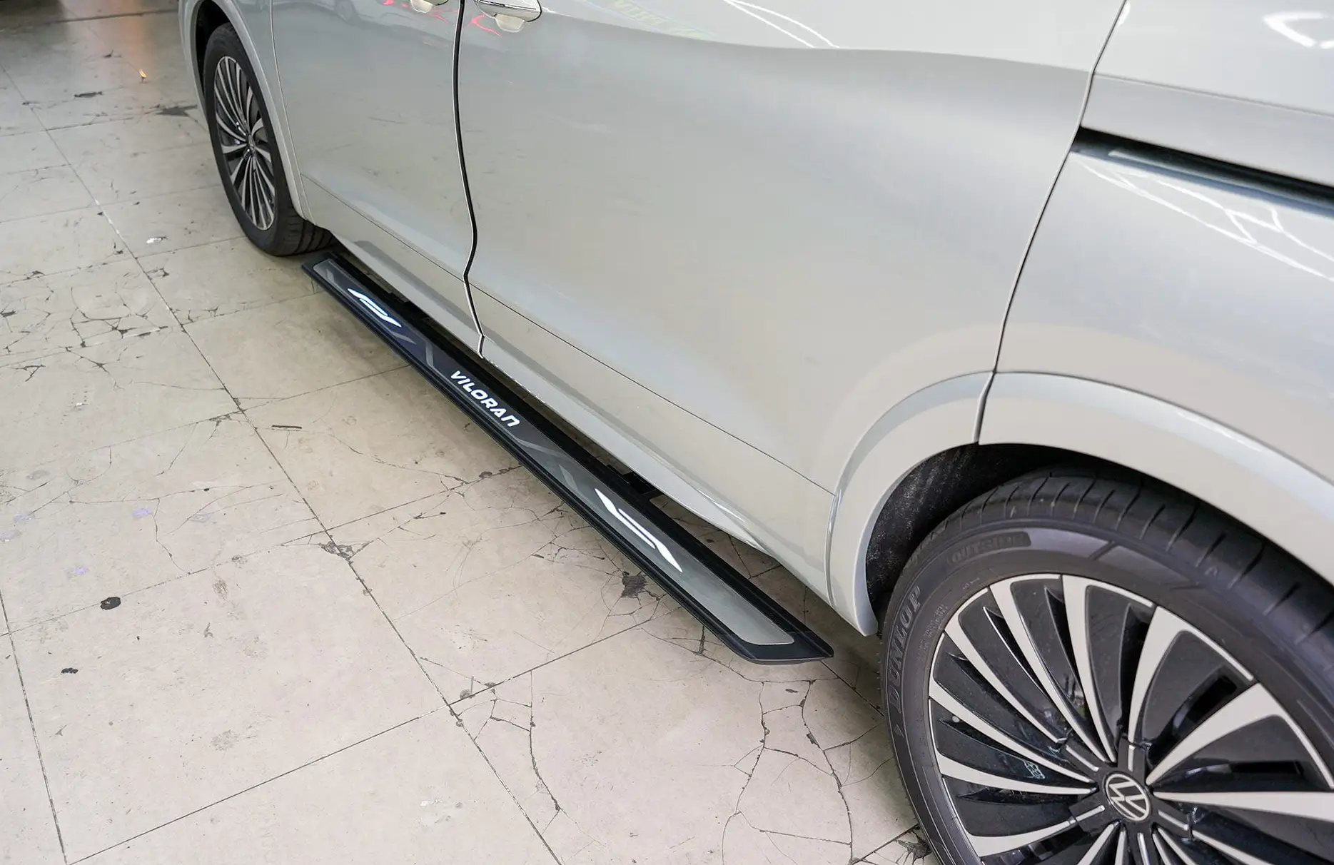 Bệ bước điện Volkswagen Viloren