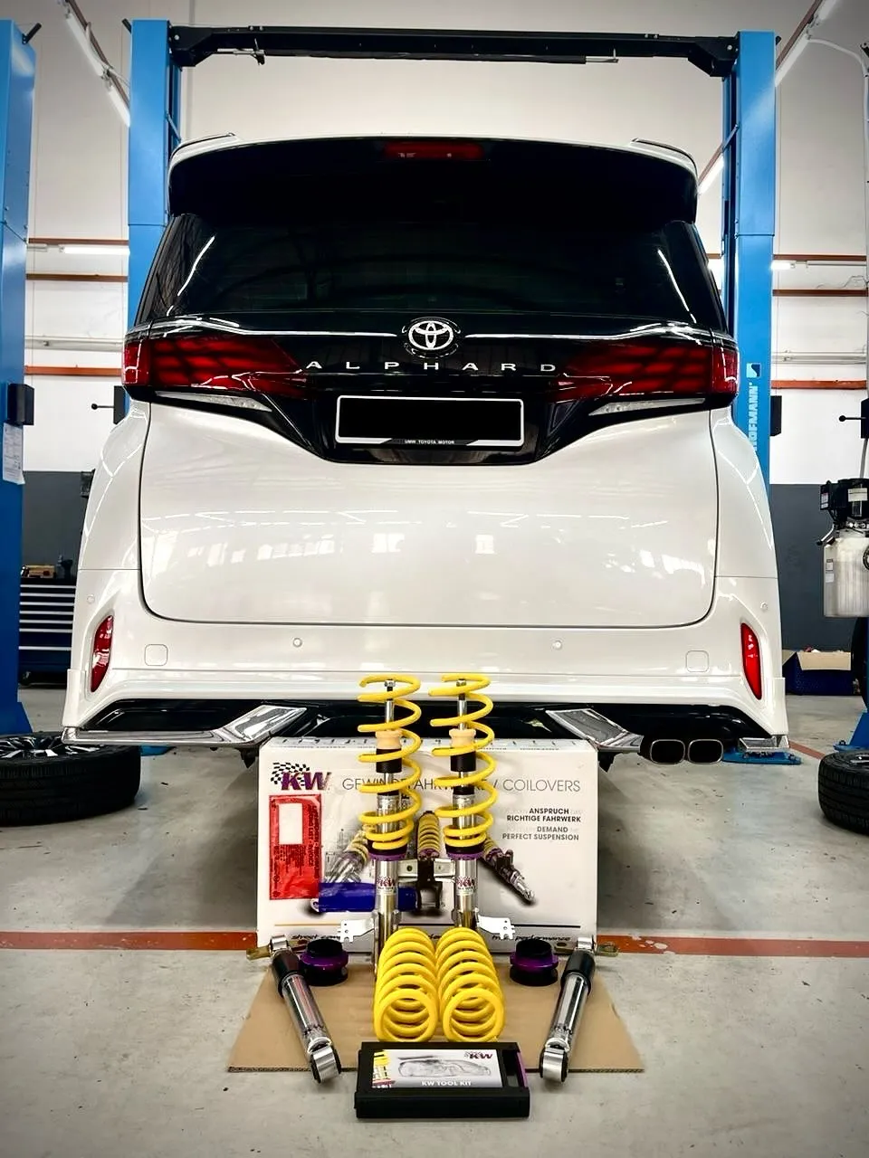 Toyota Alphard (AGH40) KW V3 Levelling Coilovers