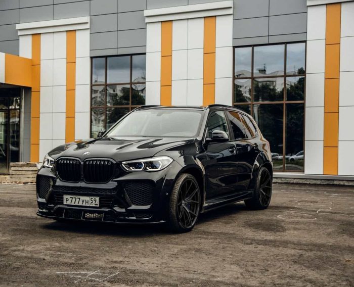 The BMW X5 G05 with a tuning body kit made by “Renegade-Design”