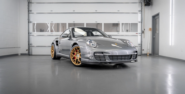 Porsche 997.2 Turbo with FF01 in Gold Rush