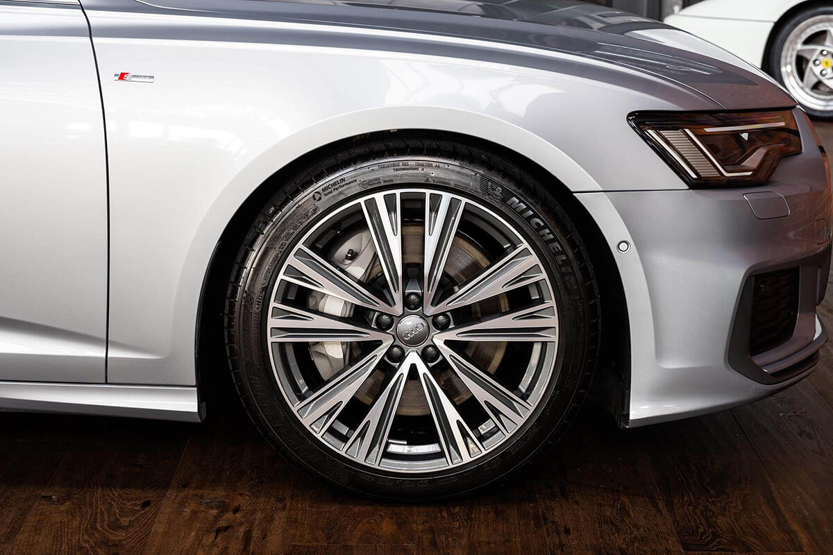 Audi-A6-20-inch-5-V-spoke-design-wheel
