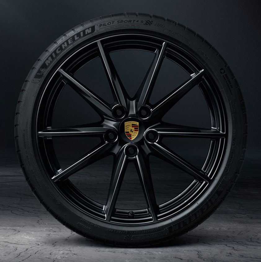 Porsche 20/21-inch Carrera S wheel painted in black