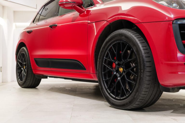 Porsche Macan 20-inch RS Spyder Design wheel in Satin Black